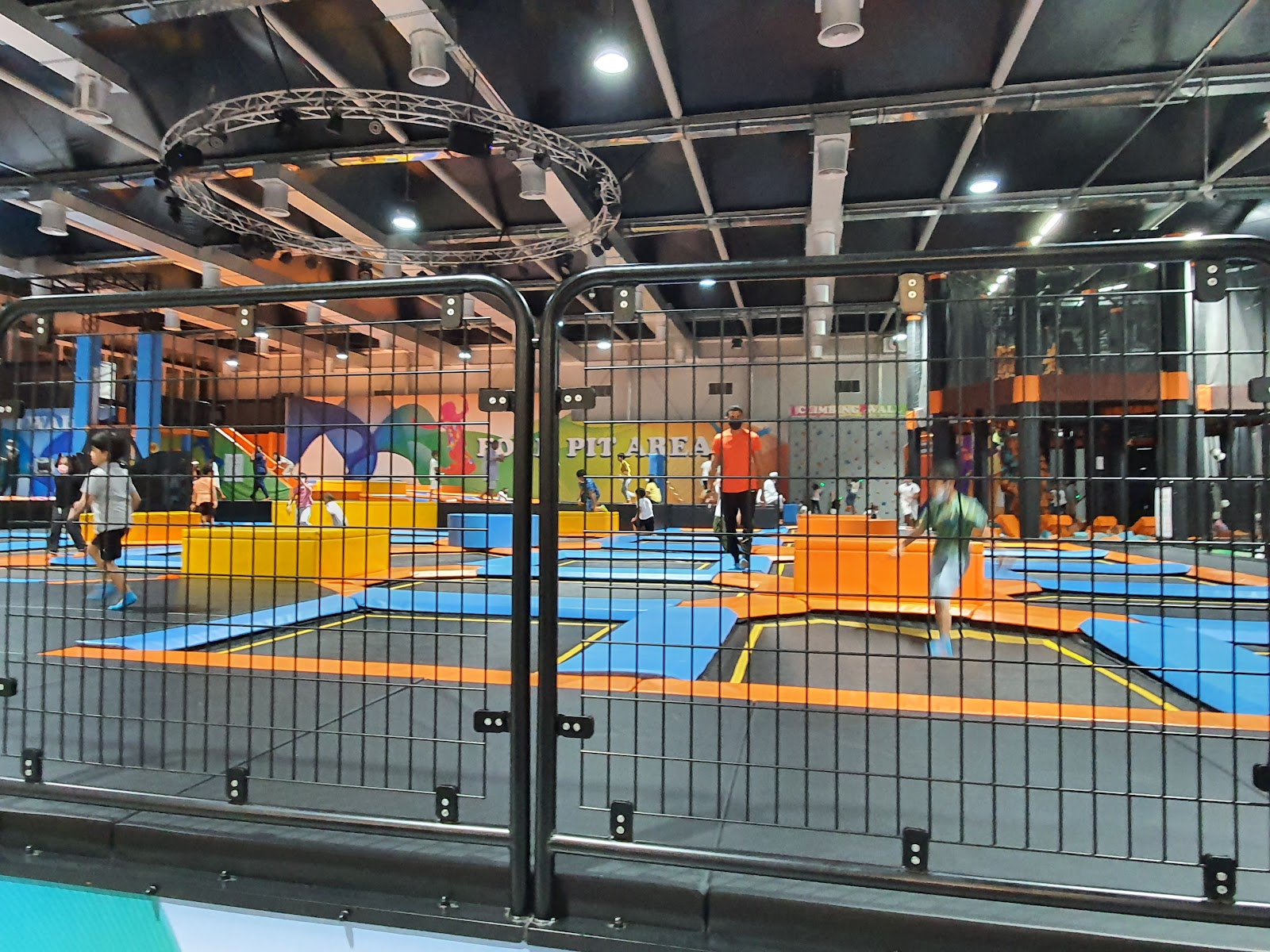 FLY ZONE Trampoline Park